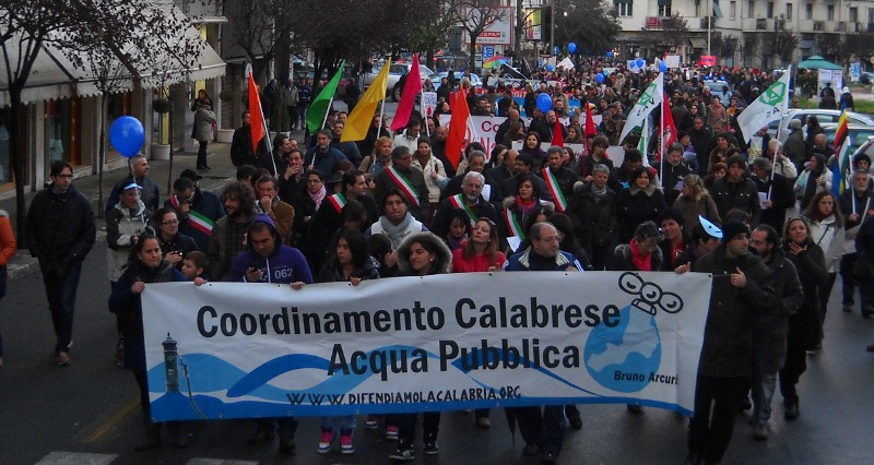 acqua pubblica.